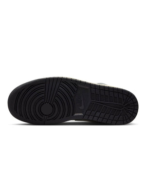 Jordan 1 Low SE - LT Smoke Grey / Black - Sail - Muslin - -