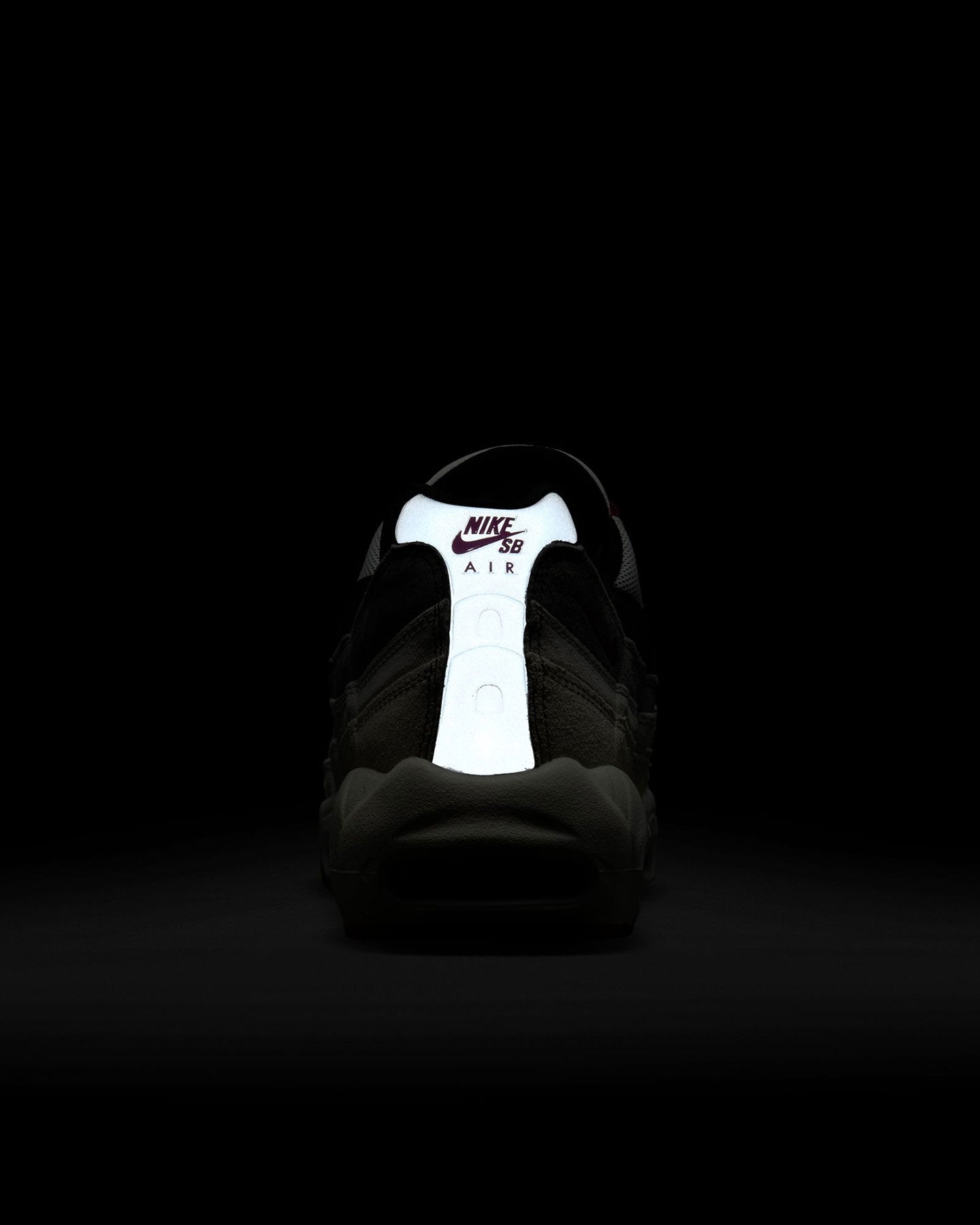 Nike SB Air Max 95 - Summit White / Cactus Flower - -