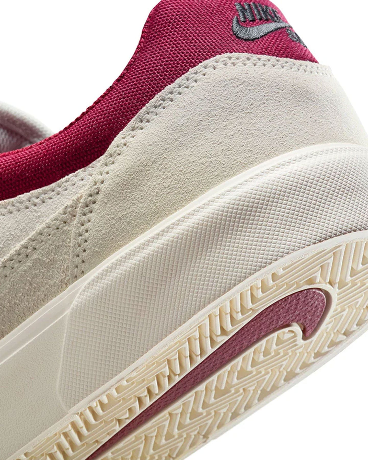 Nike SB Malor - Summit White / Team Red - -