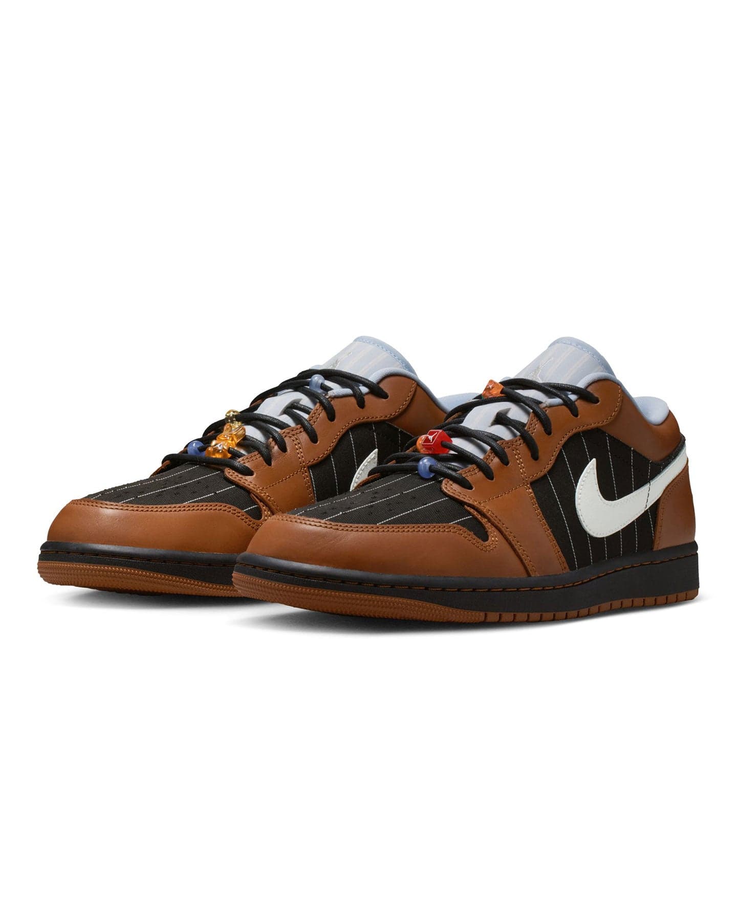 Jordan 1 Low SE - Black / Sail / Lt British Tan - -