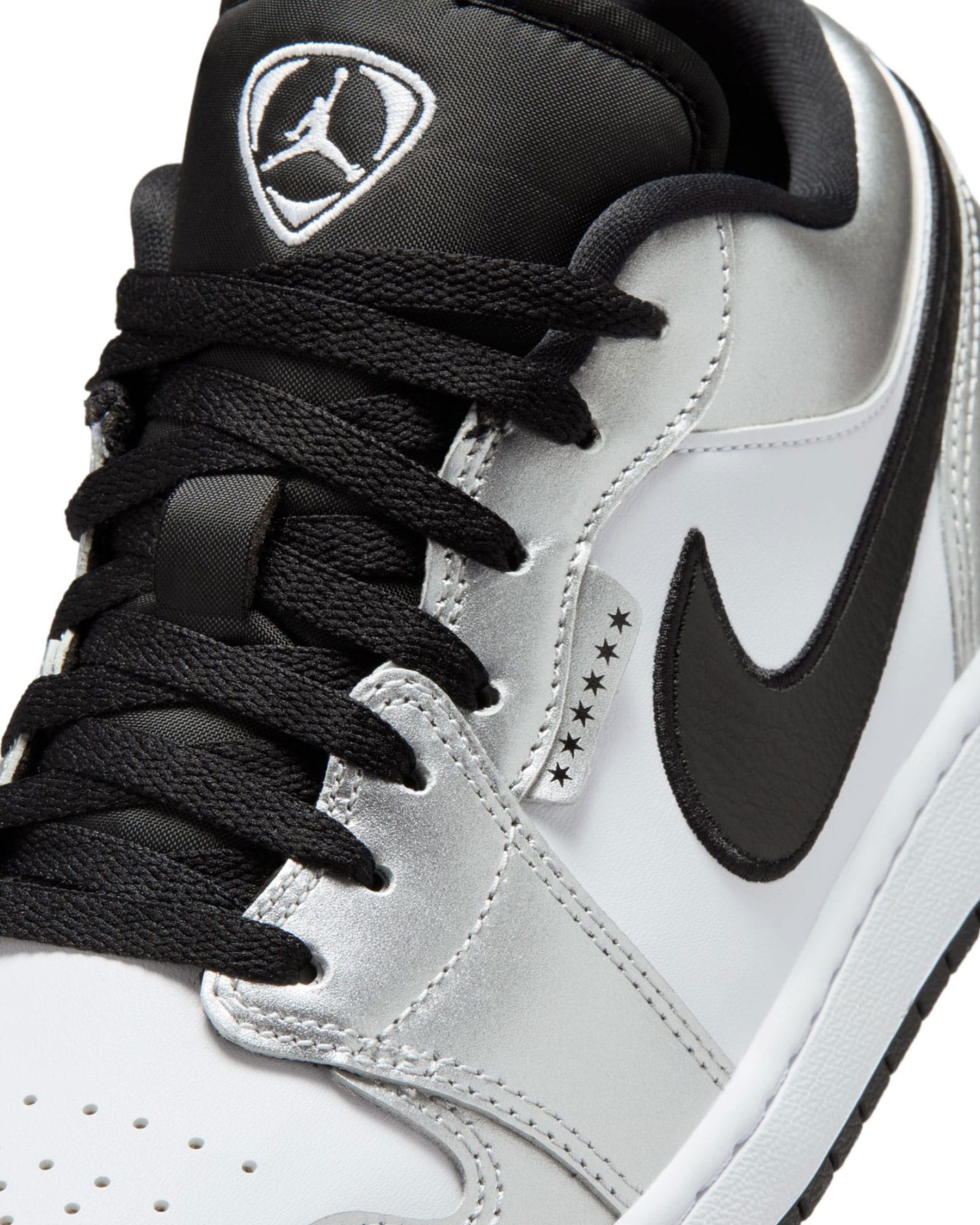 Jordan 1 Low SE - White / Black / Metallic Silver - -