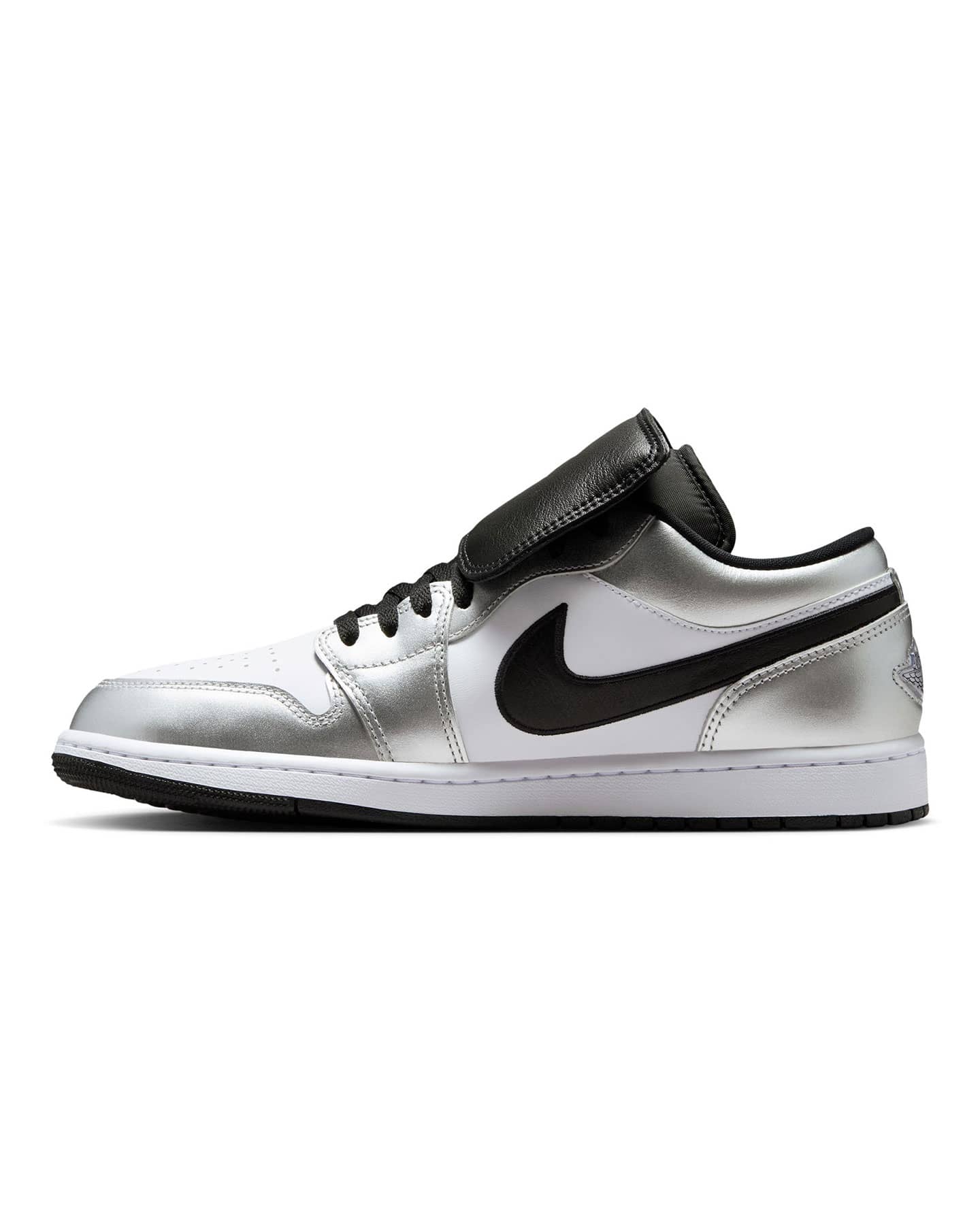 Jordan 1 Low SE - White / Black / Metallic Silver - -