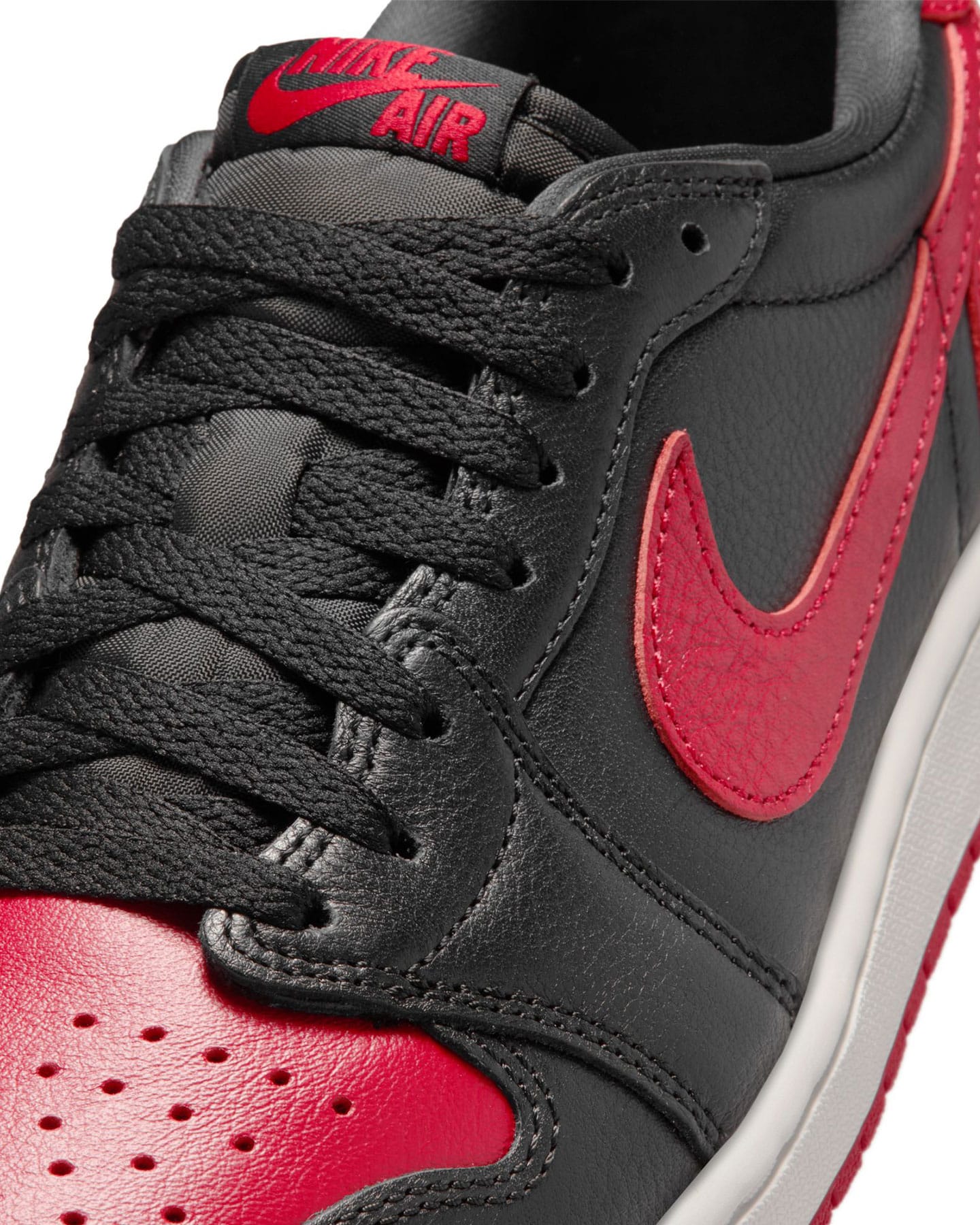 Jordan 1 Retro Low OG - Banned - -