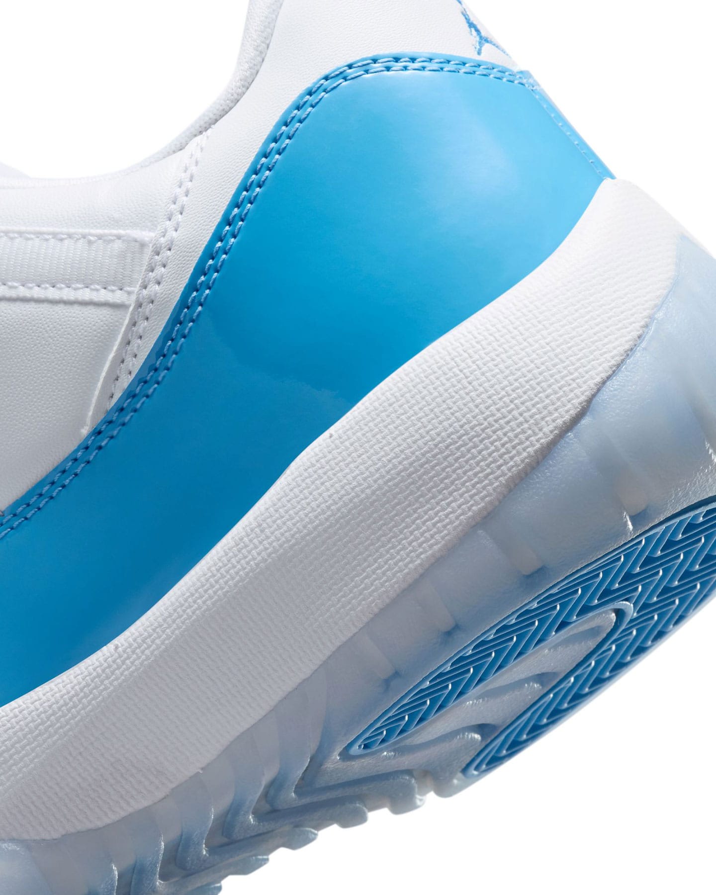 Jordan 11 Retro Low - University Blue - -
