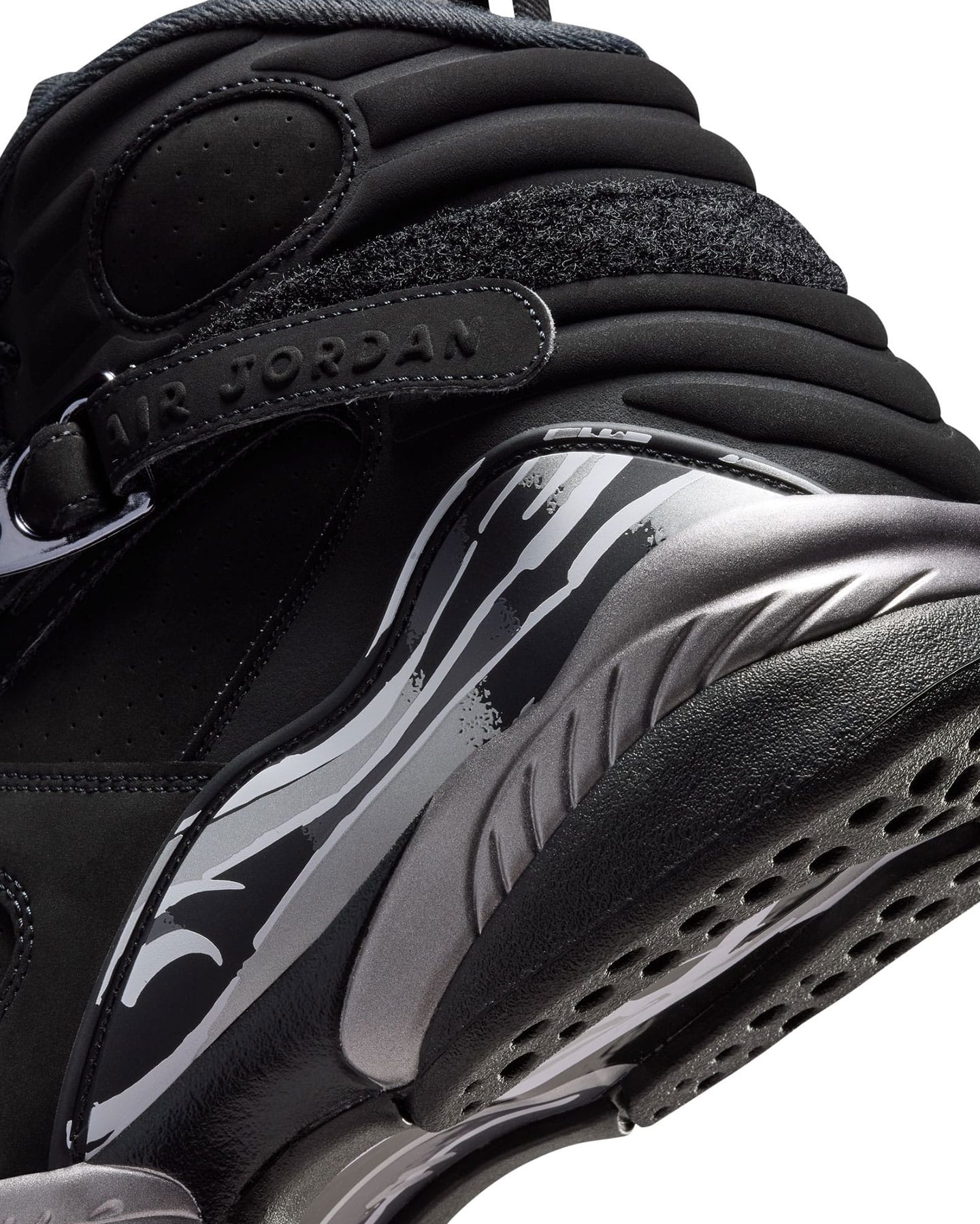 Jordan 8 Retro "Chrome" - -