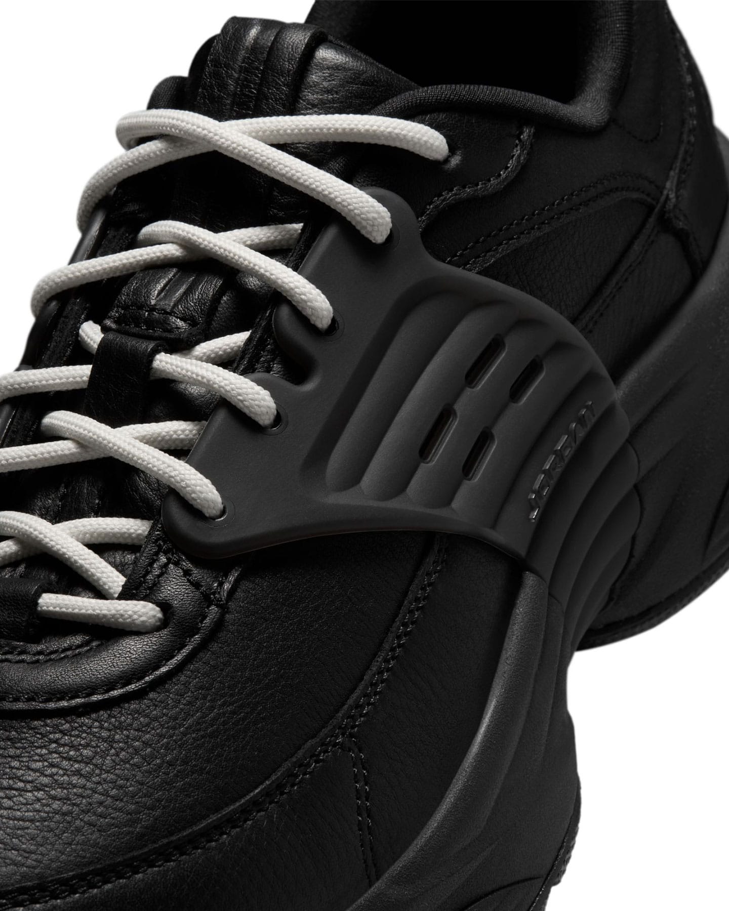 Jordan Trunner - Black / Black - Sail - -