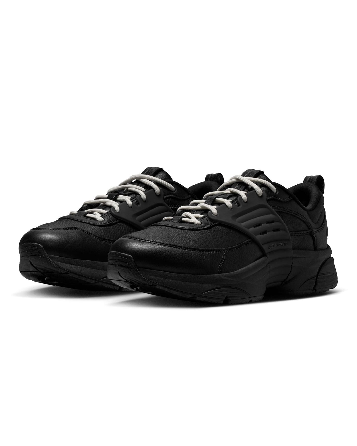 Jordan Trunner - Black / Black - Sail - -