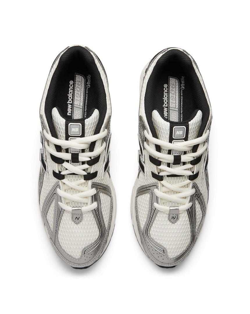 New Balance 1906R - Silver Metallic / Black / Sea Salt - -