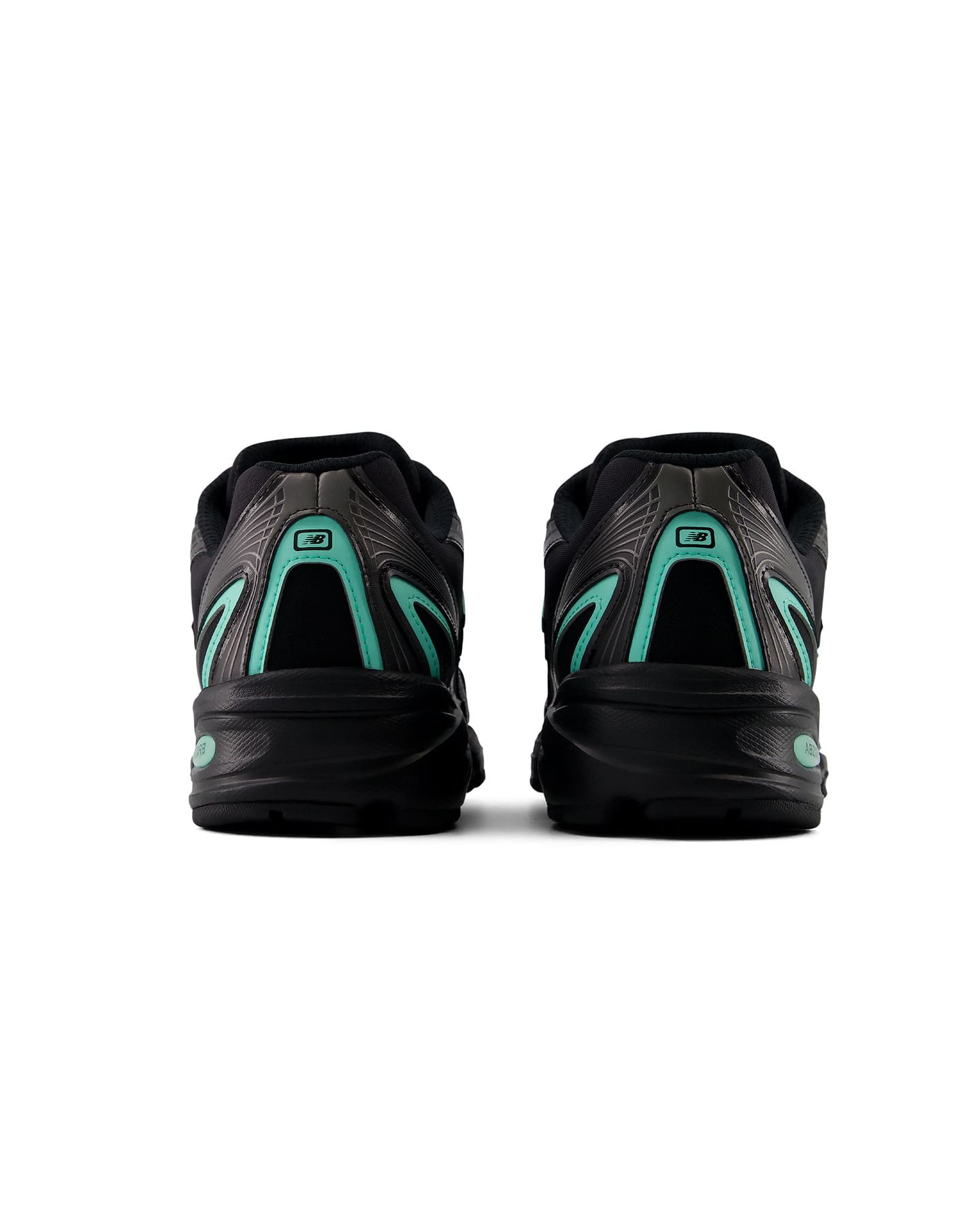 New Balance 740 - Black / Green - -