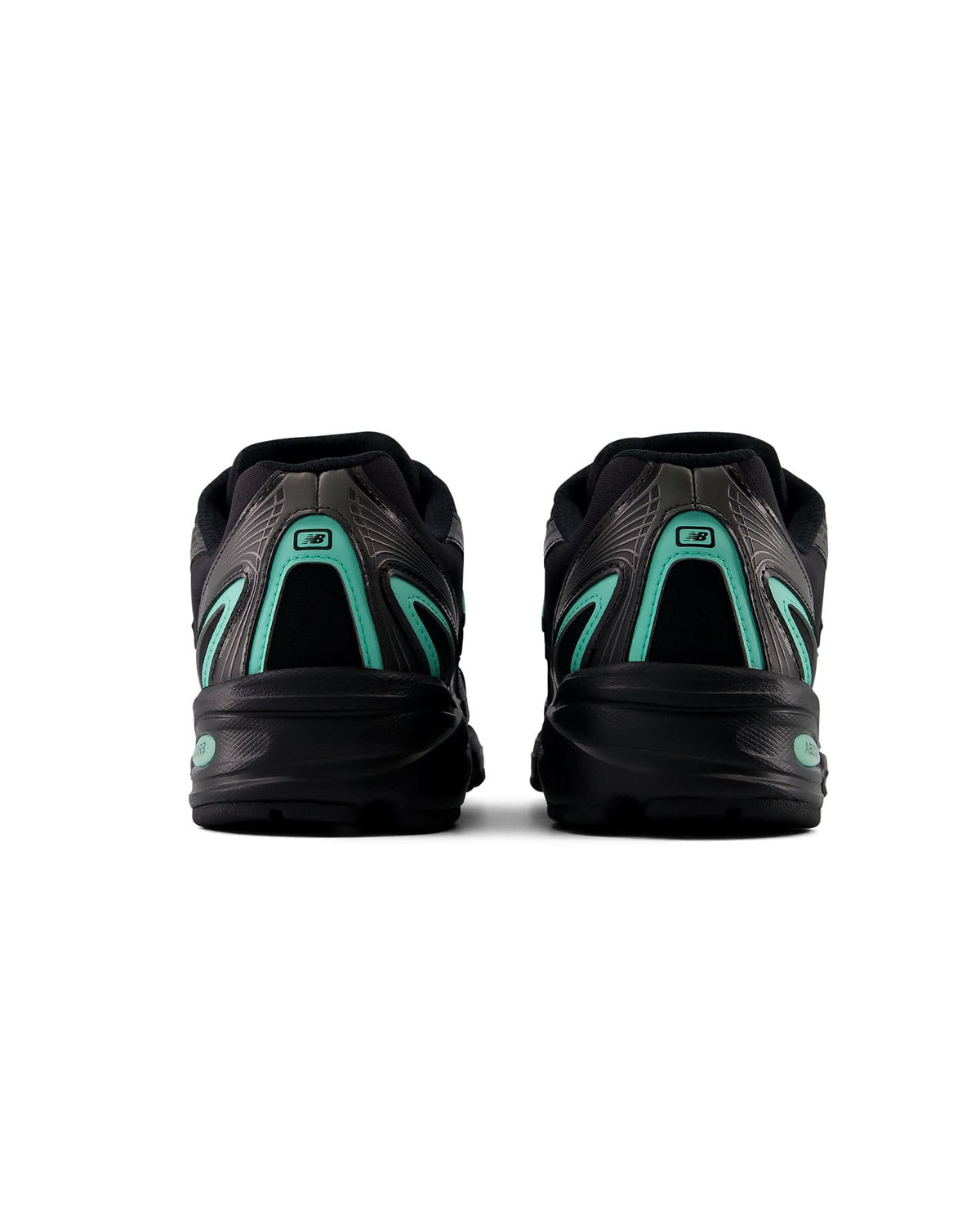 New Balance 740 - Black / Green - -