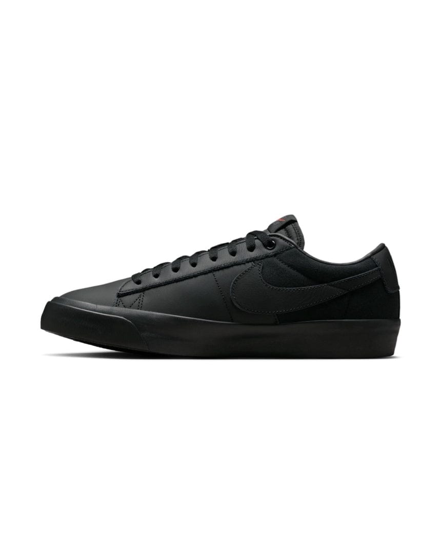 Nike SB Blazer Low Pro GT ISO - Black / Black - Black - -