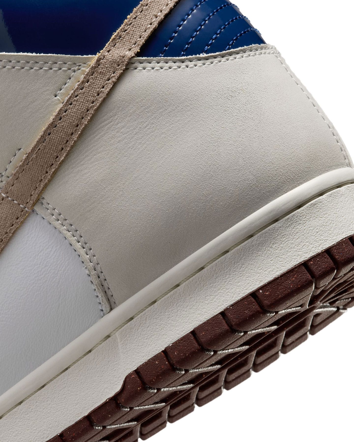 Nike SB Dunk High Pro x Beyond Store - White / Ivory - Sand Dune - Blue Void - -
