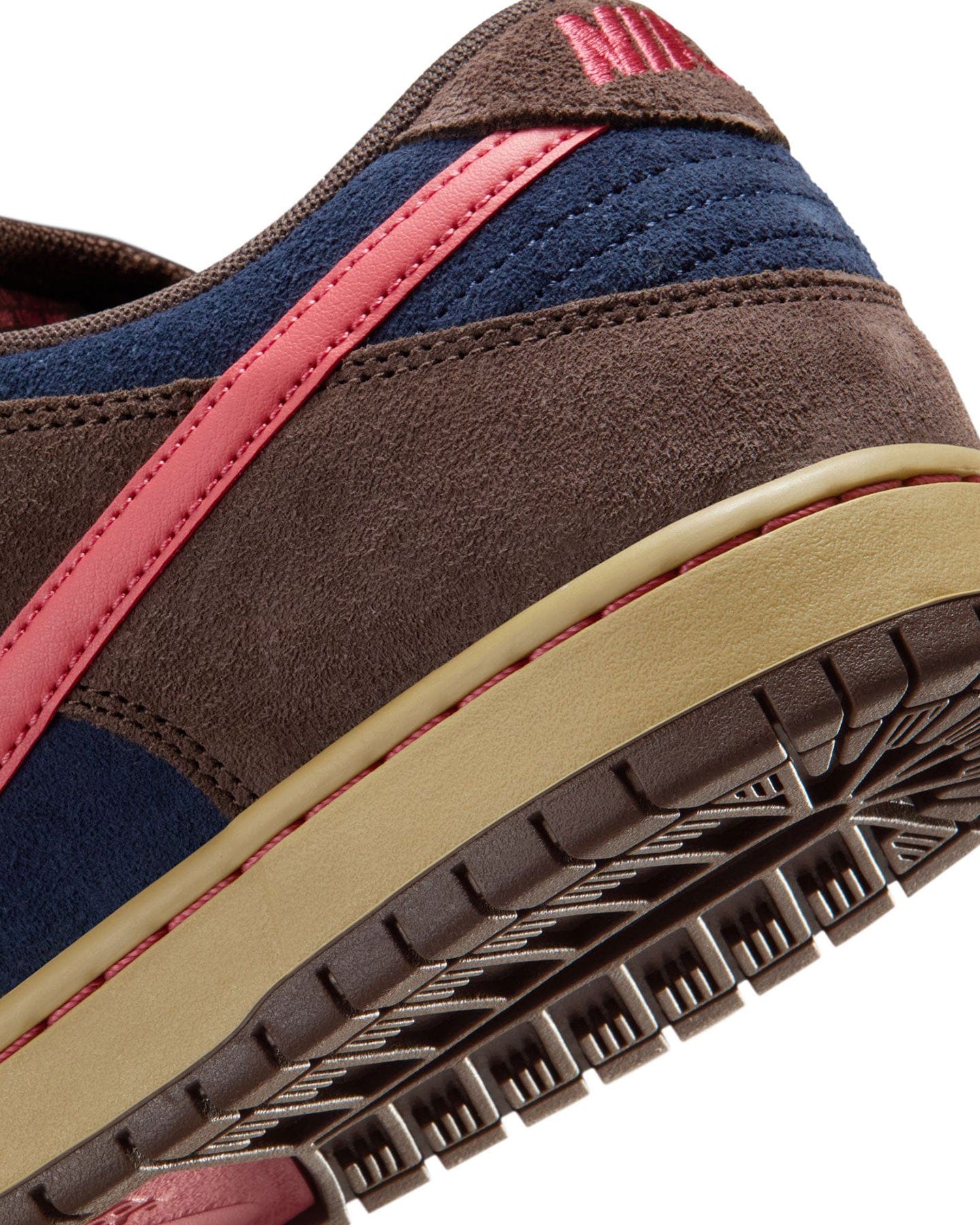 Nike SB Dunk Low Pro - Baroque Brown / Adobe - Midnight Navy - -