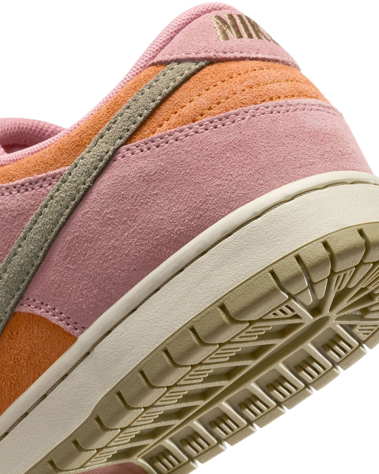 Nike SB Dunk Low Pro - Red Starbust / Neutral Olive - Monarch - -