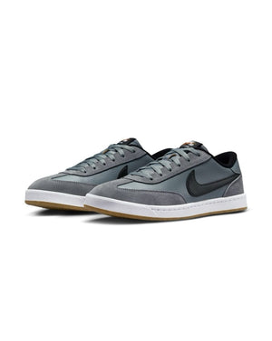 Nike SB FC Classic - Cool Grey / Black - White - Vivid Orange - -