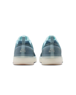 Nike SB Nyjah 4 - Glacier Blue / Black - Smokey Blue - -