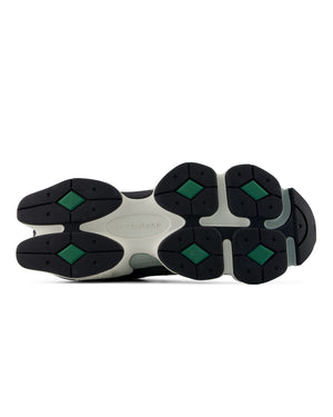 Women's New Balance 9060 - Black / Green - -