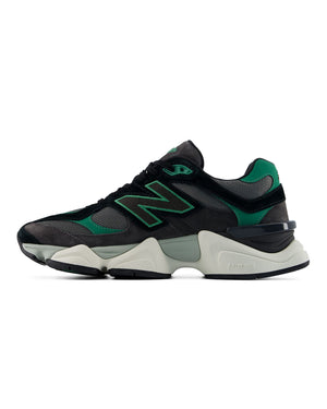 Women's New Balance 9060 - Black / Green - -